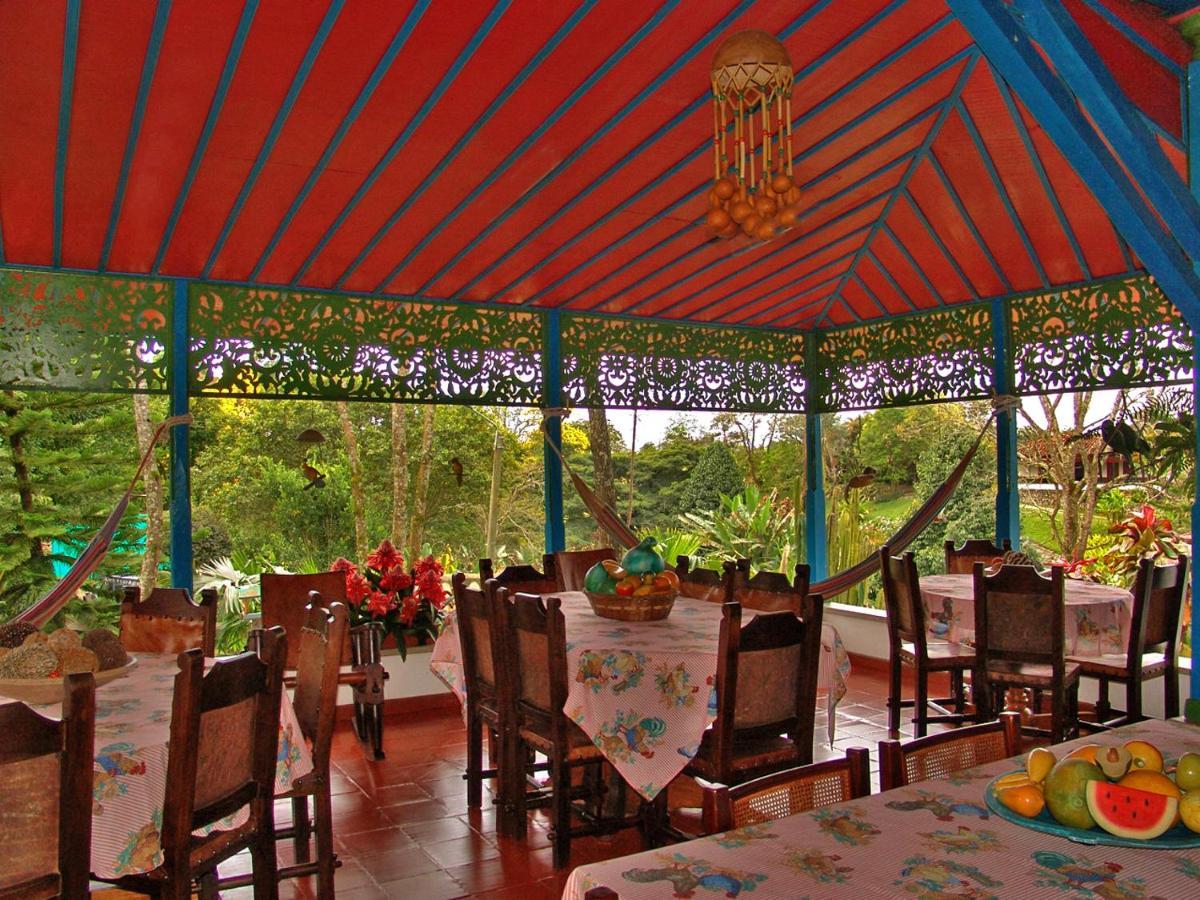 Finca La Colina Bed and Breakfast Calarcá Esterno foto