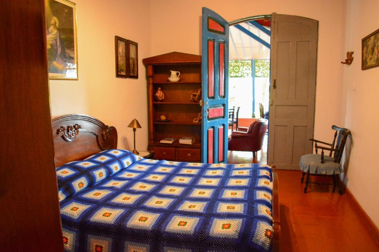 Finca La Colina Bed and Breakfast Calarcá Esterno foto