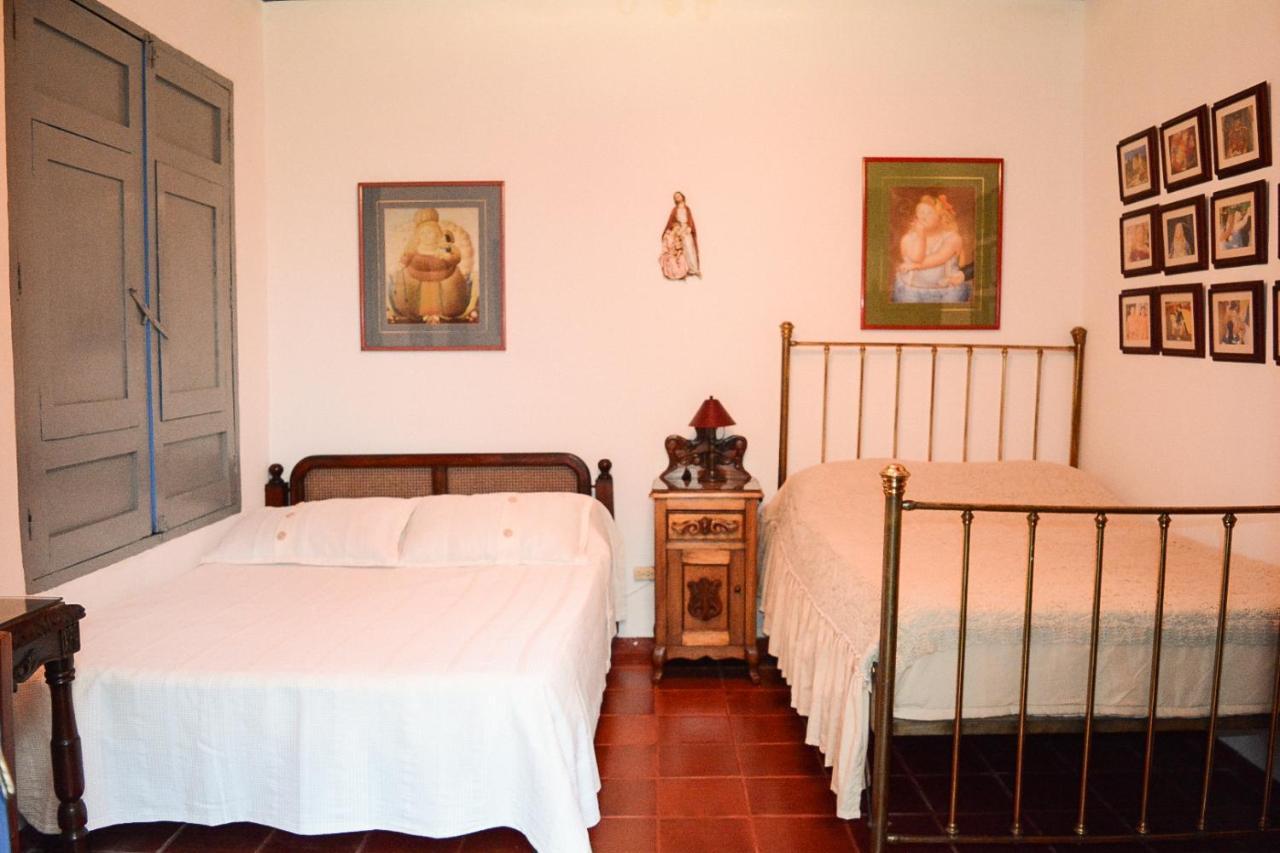 Finca La Colina Bed and Breakfast Calarcá Esterno foto