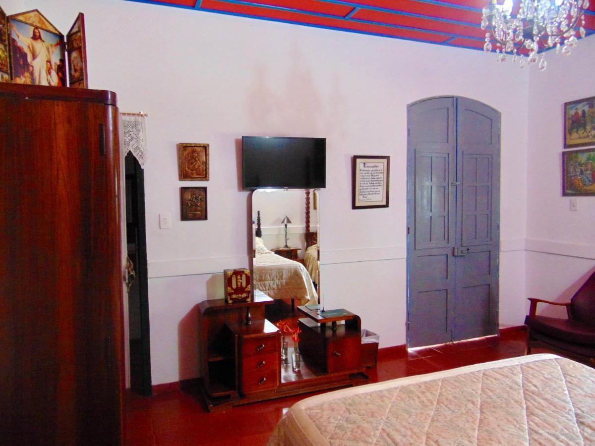Finca La Colina Bed and Breakfast Calarcá Esterno foto